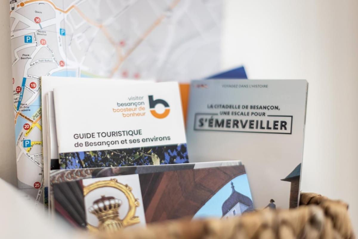 Le 17 Madeleine Apartment Besancon Luaran gambar